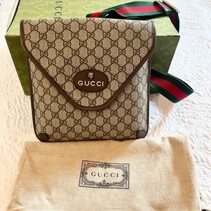 Authentic Gucci Neo Vintage GG Medium Messenger